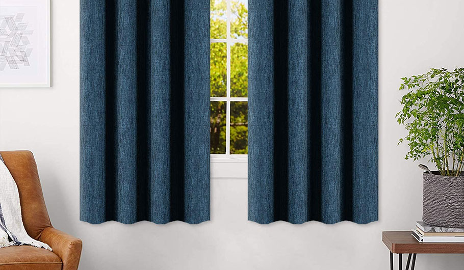 تتمتع رقائق البوليستر بثبات جيد للأبعاد